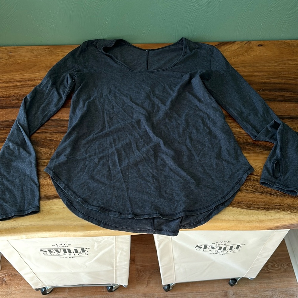 Lululemon long sleeve dark grey tee